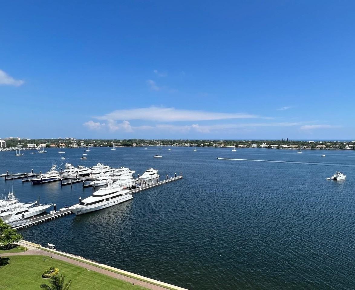 132 Lakeshore Dr #1118 - Photo 3 of 25