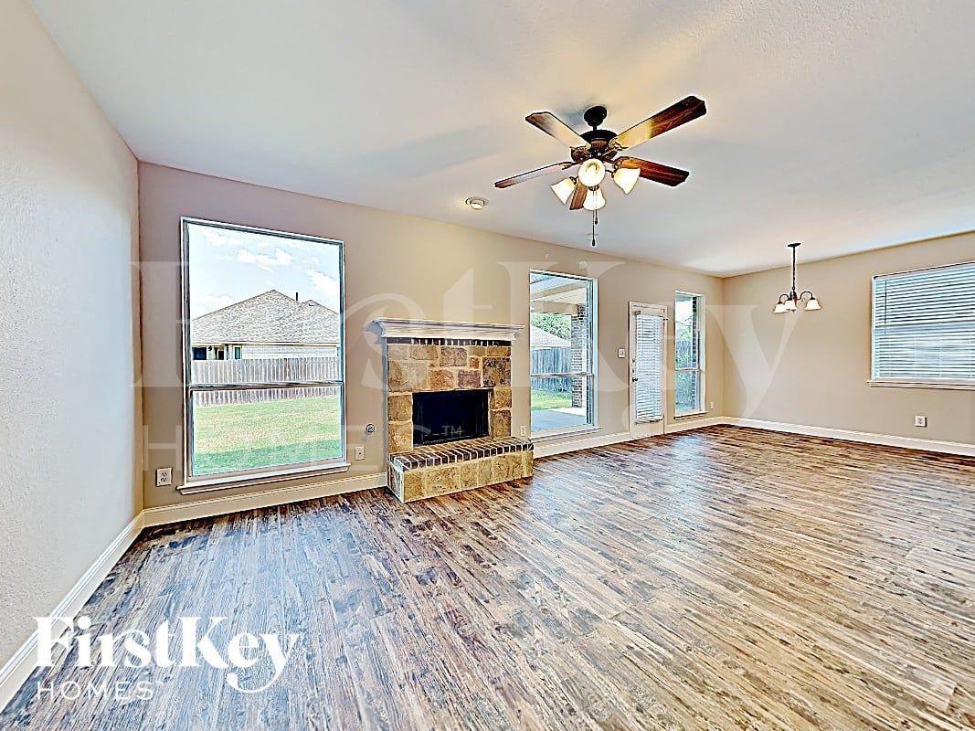 3001 Wren Ln - Photo 3 of 17