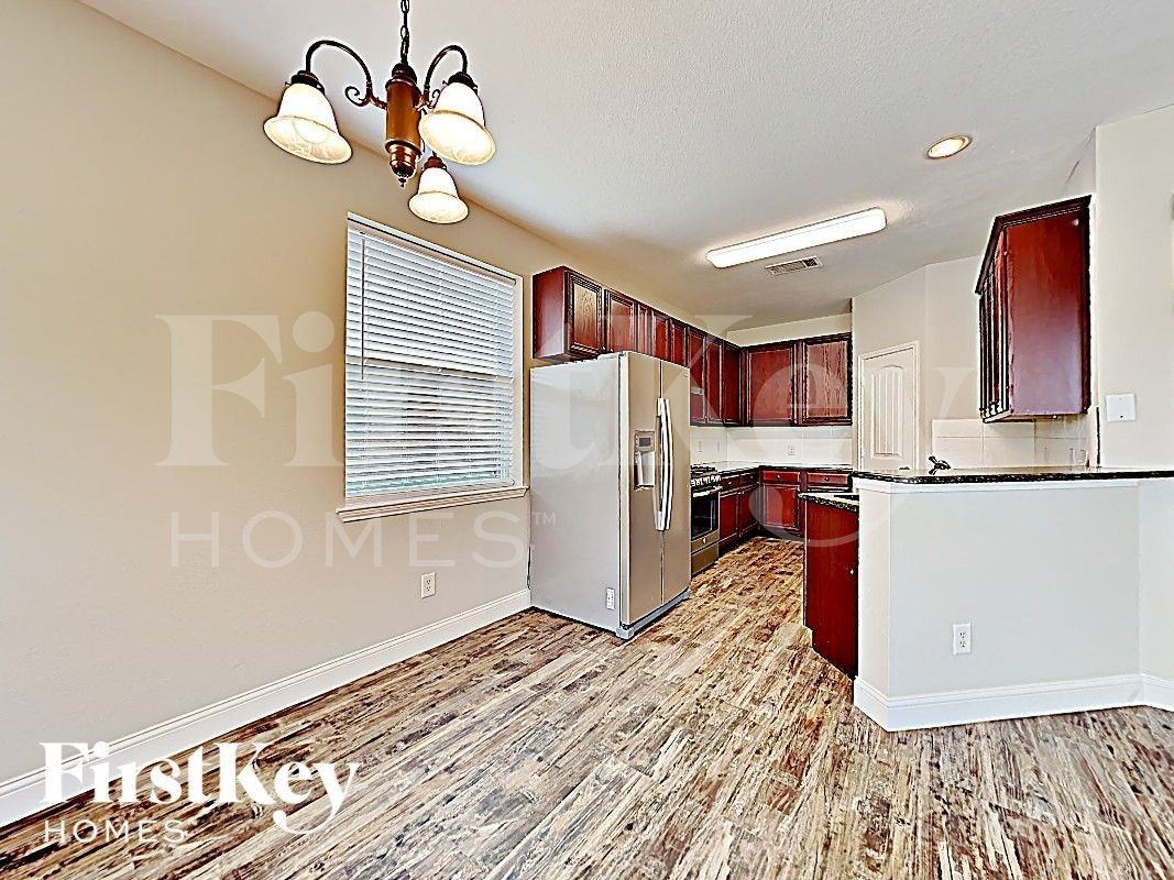 3001 Wren Ln - Photo 6 of 17