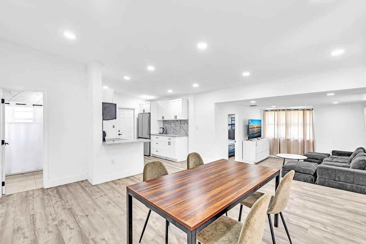 14120 Nw 5th Ave - Photo 4 of 33