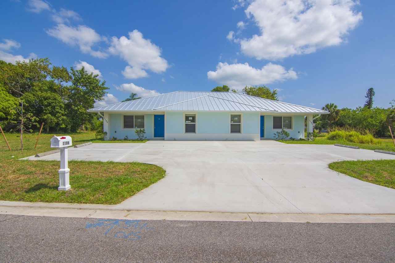 1405 Avenue G #A - Photo 4 of 24