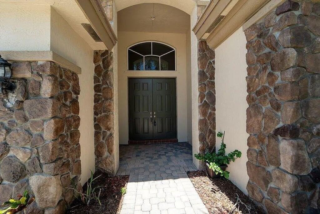 11218 Osprey Lake Ln - Photo 2 of 48