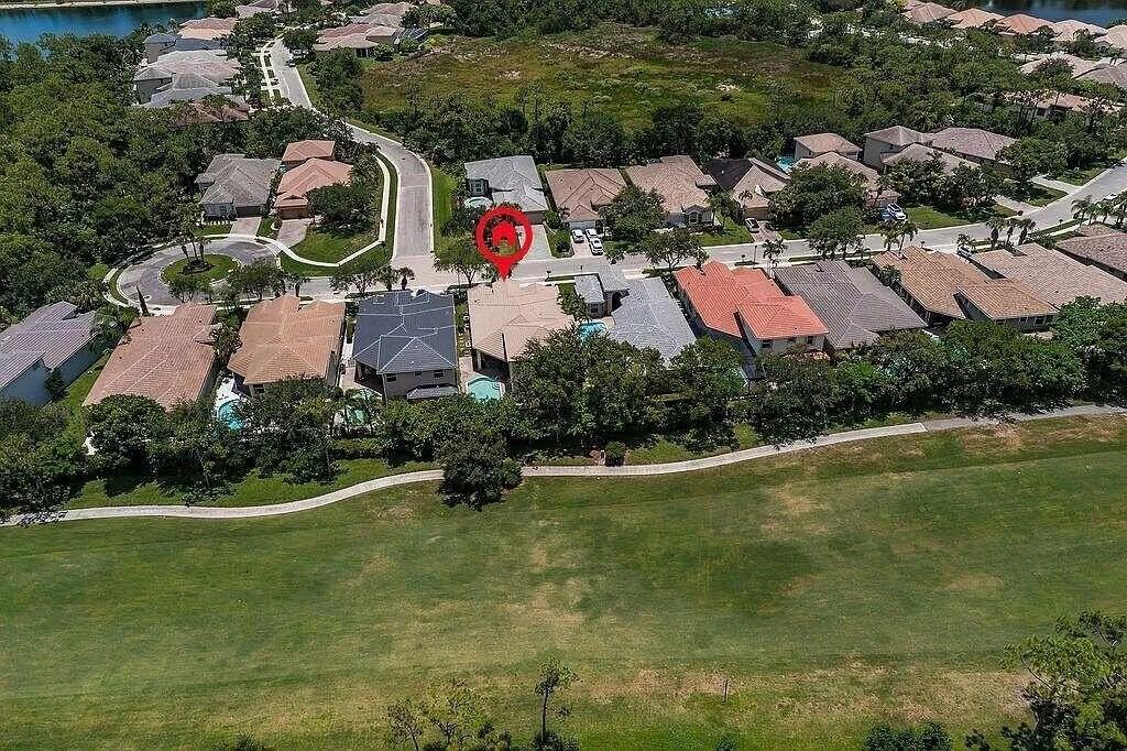 11218 Osprey Lake Ln - Photo 3 of 48