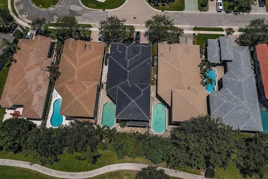 11218 Osprey Lake Ln - Photo 4 of 48