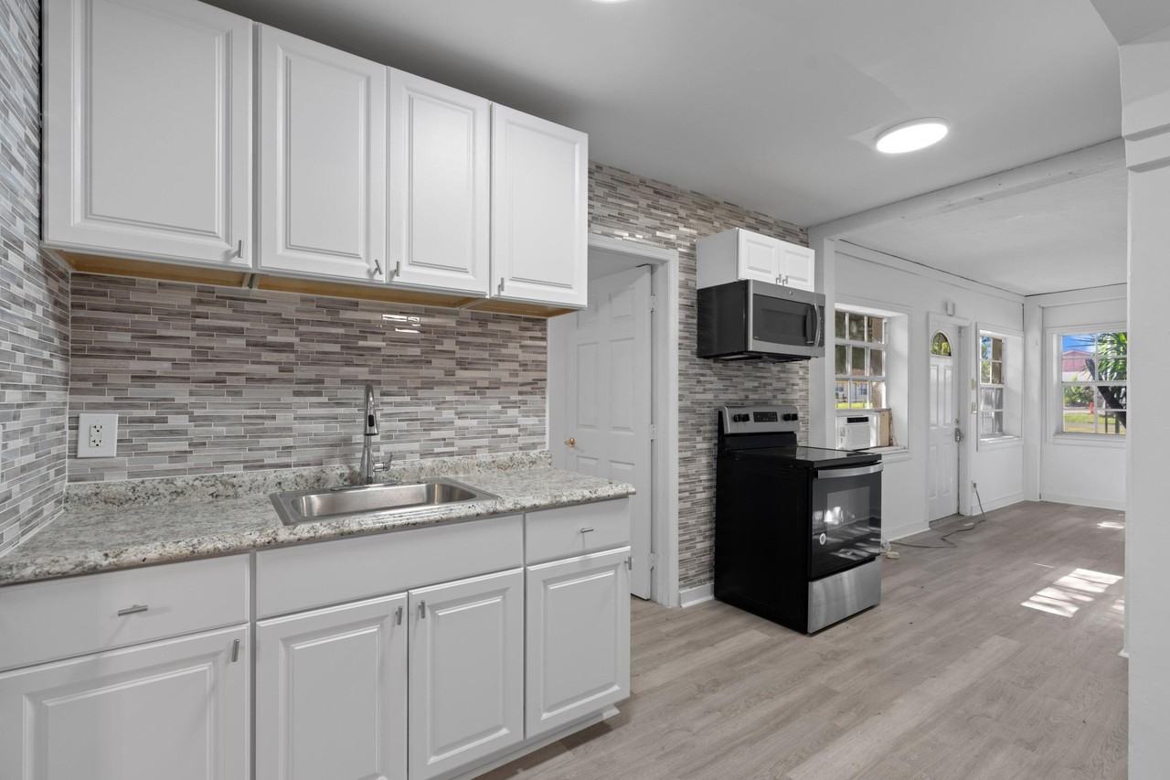 1831 Juno Rd #B - Photo 3 of 31