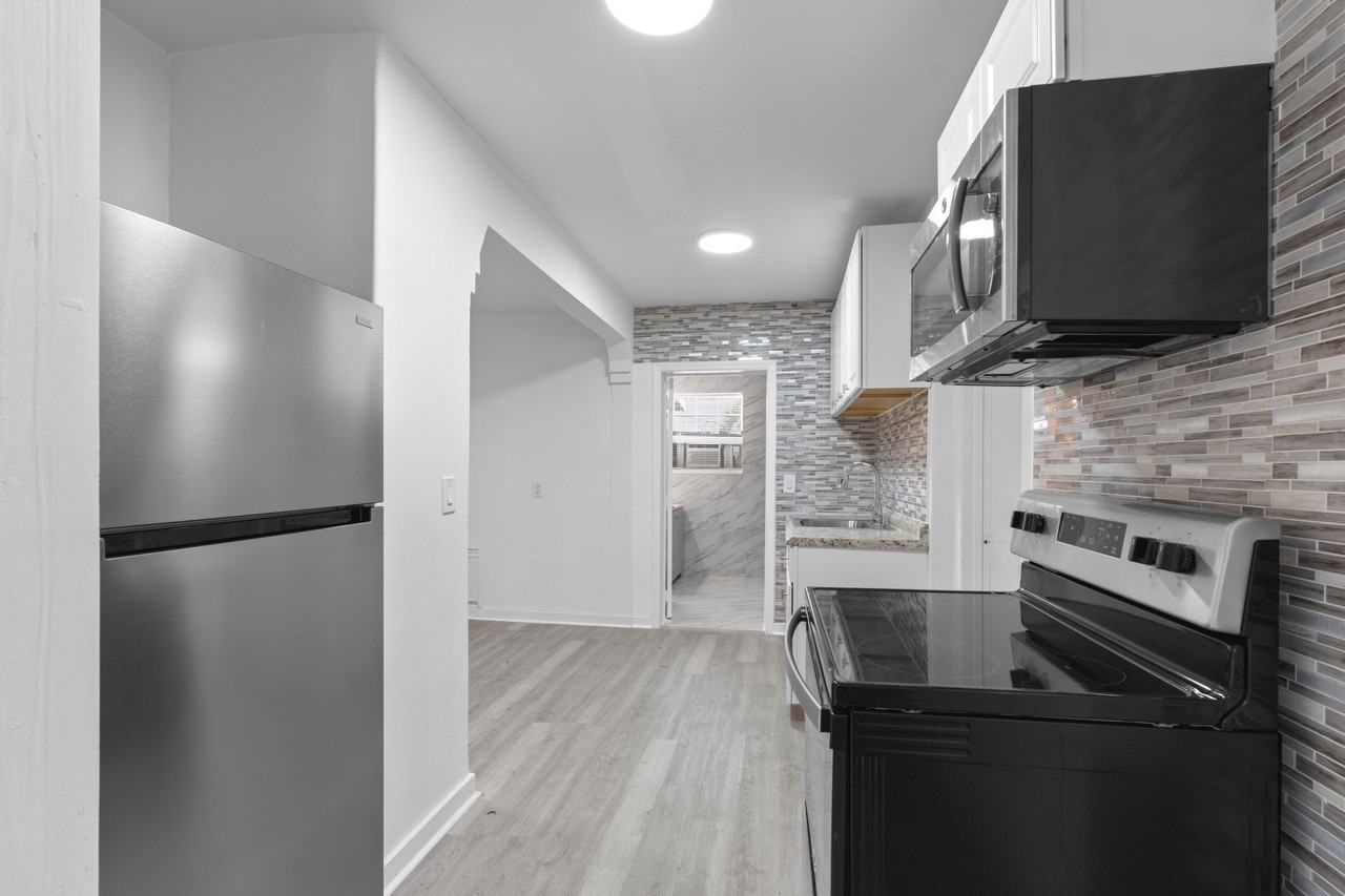 1831 Juno Rd #B - Photo 5 of 31