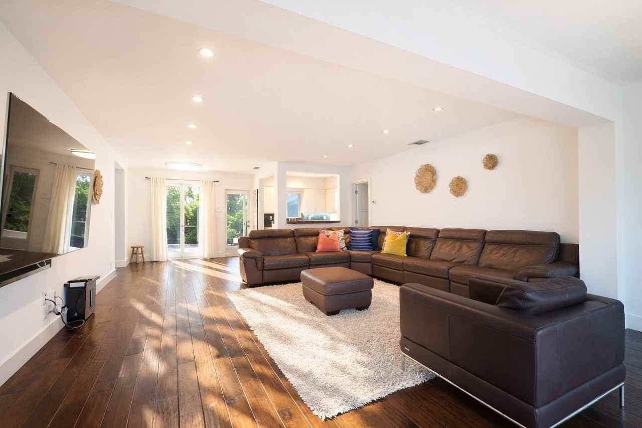 3018 Ne 26th St - Photo 6 of 35