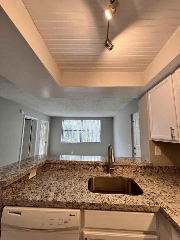 700 Executive Center Dr #211 - Photo 5 of 18