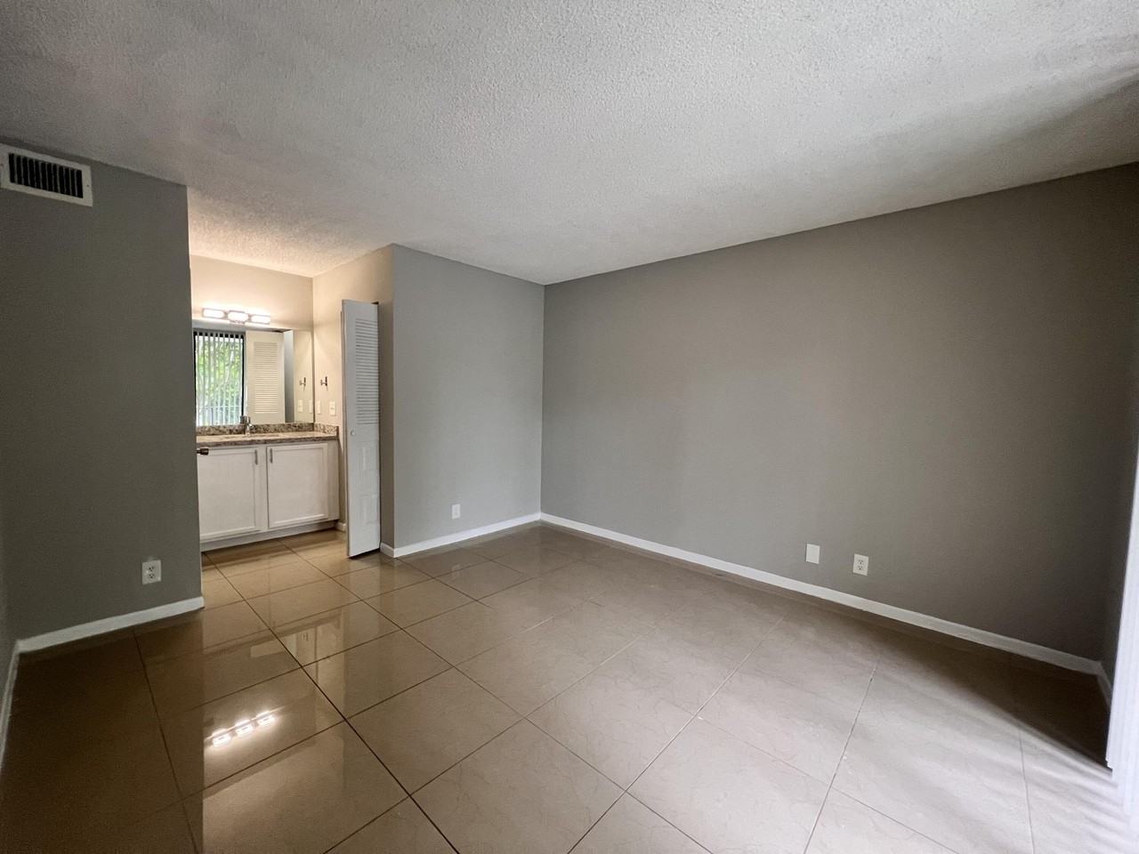 700 Executive Center Dr #211 - Photo 6 of 18