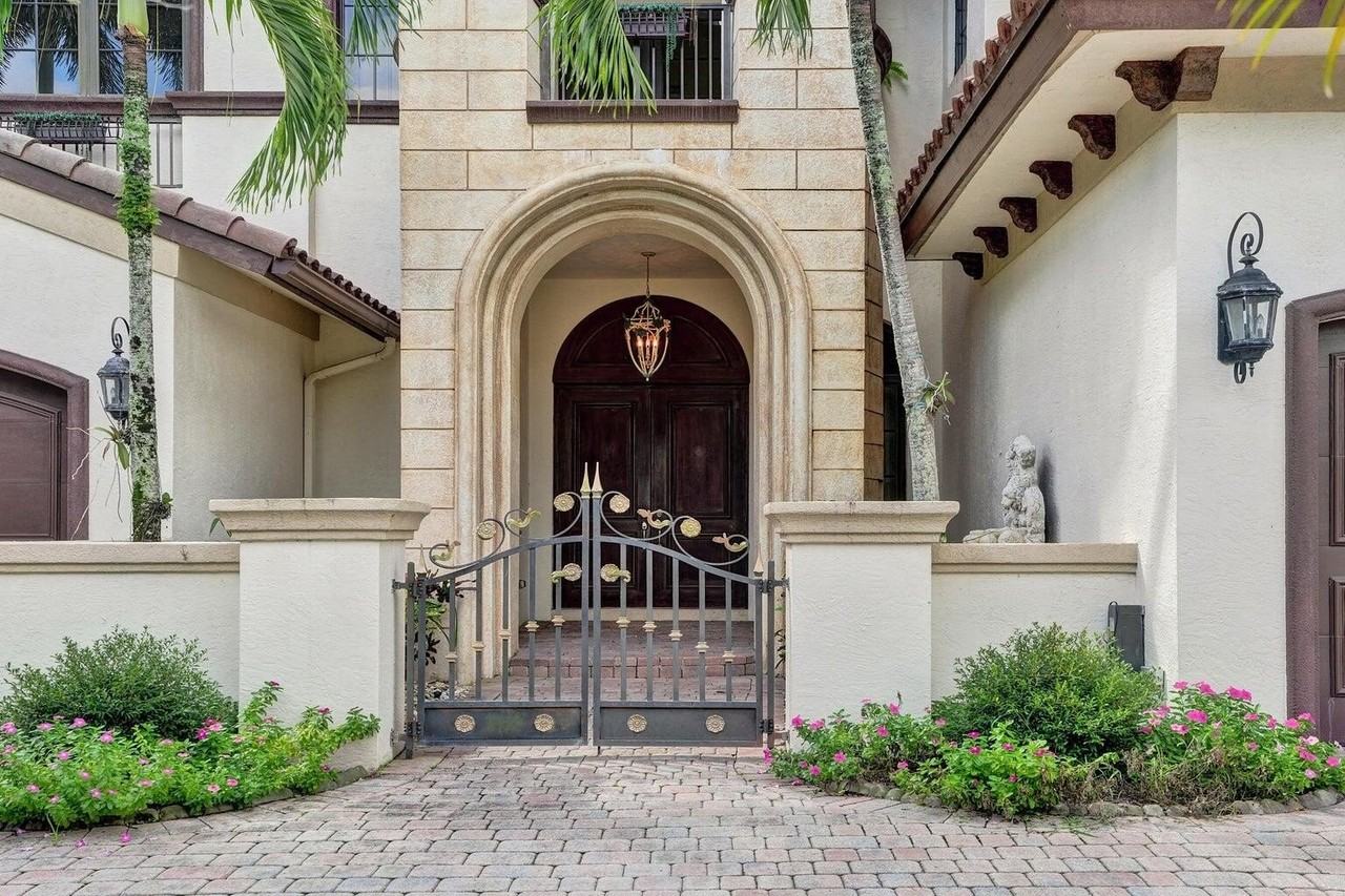 17682 Middlebrook Way - Photo 3 of 50