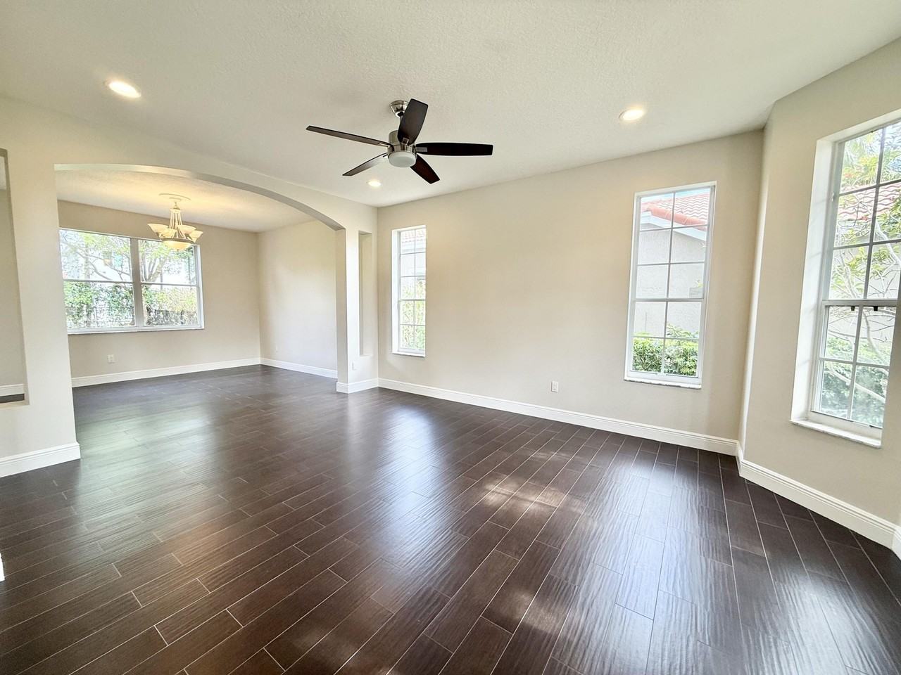 12902 Hyland Cir - Photo 5 of 47