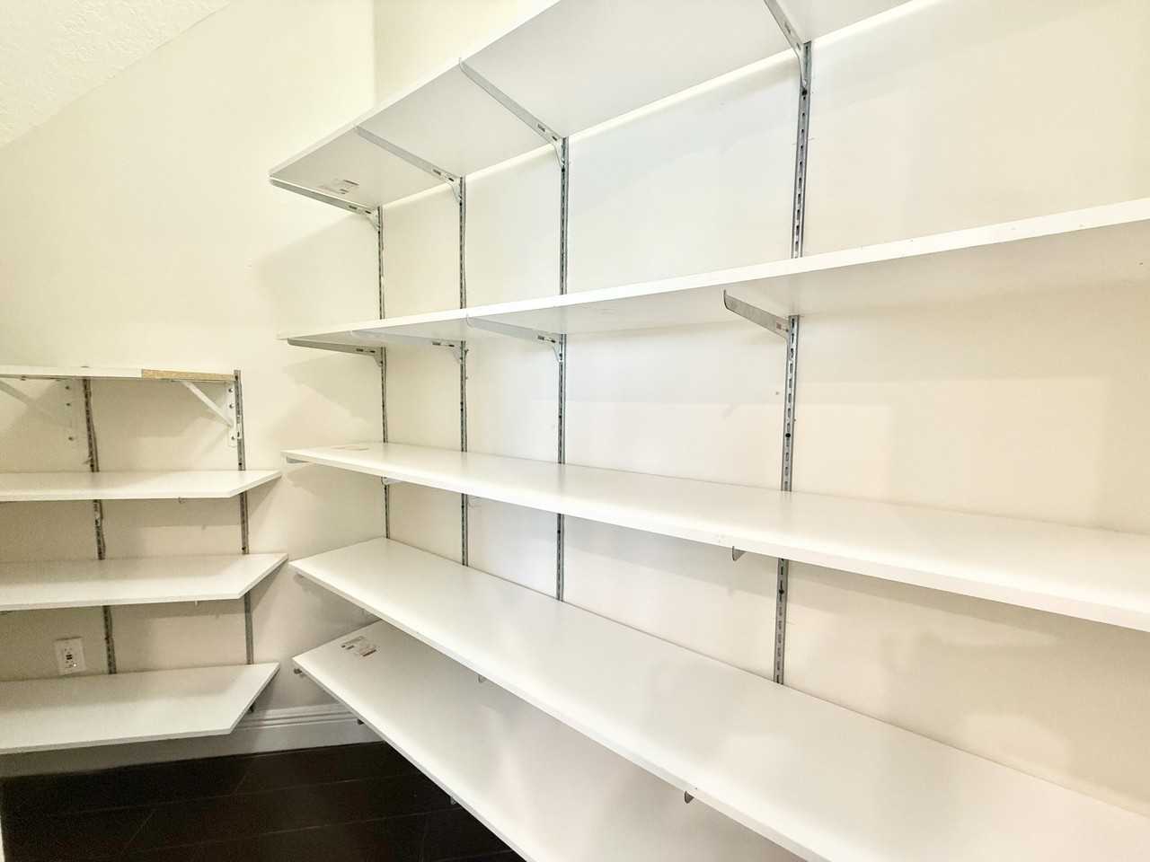 12902 Hyland Cir - Photo 7 of 47