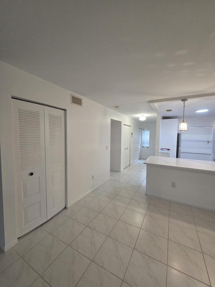 9187 Norte Lago #5E - Photo 7 of 19