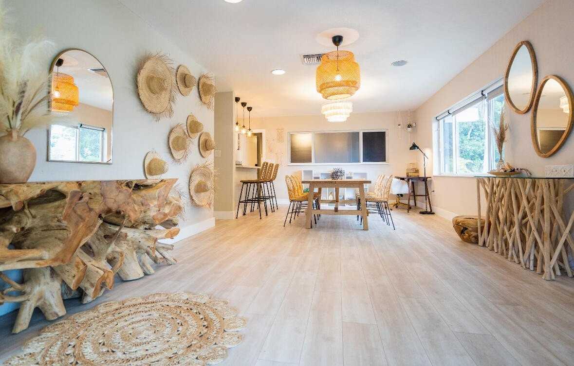 246 Ne 118th St - Photo 4 of 22