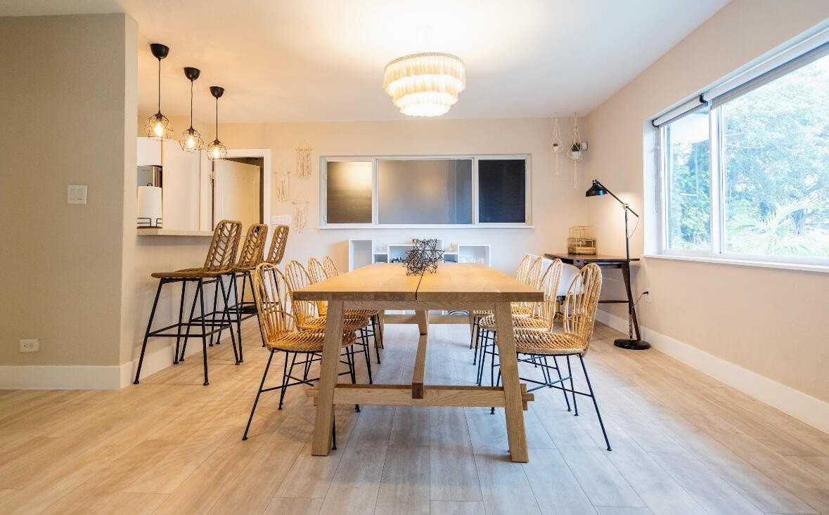 246 Ne 118th St - Photo 5 of 22