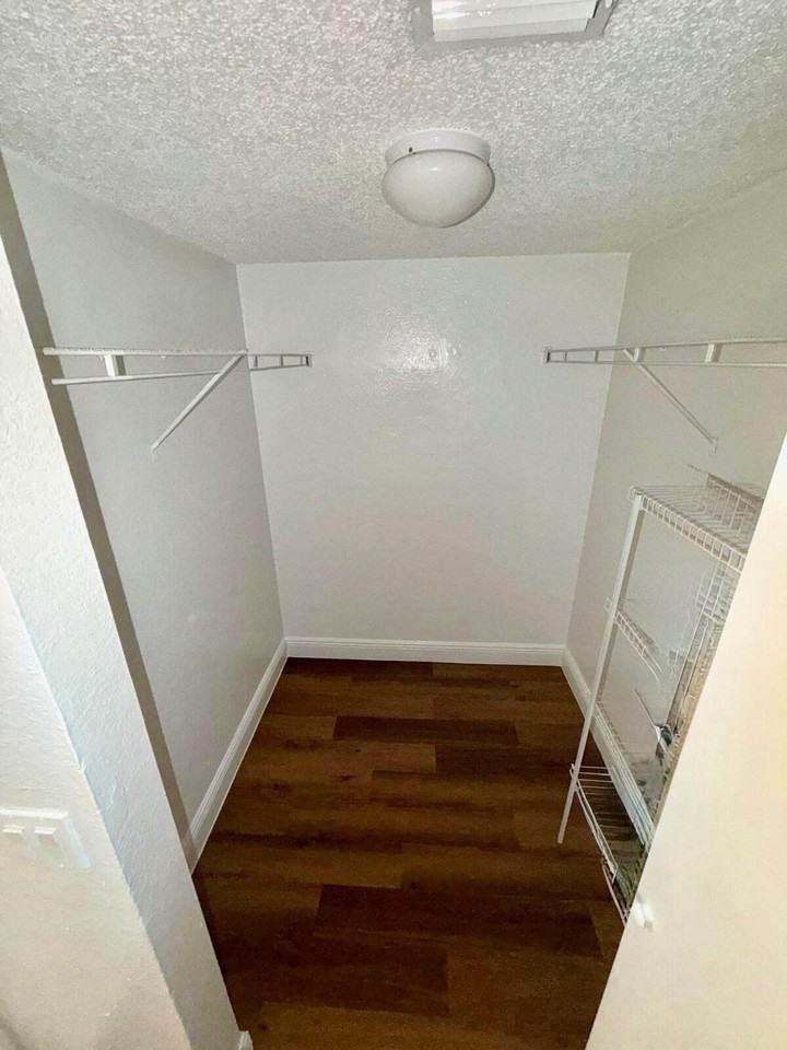 1481 Windorah Way #B - Photo 7 of 11