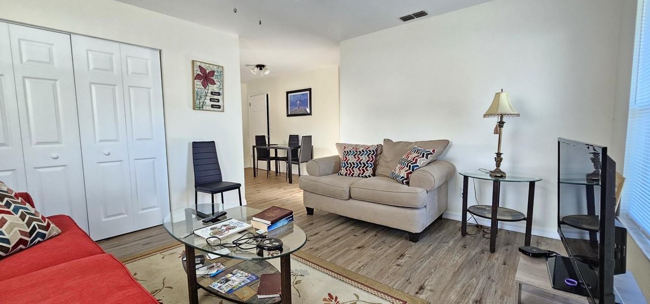 323 Seminole Ct - Photo 3 of 15