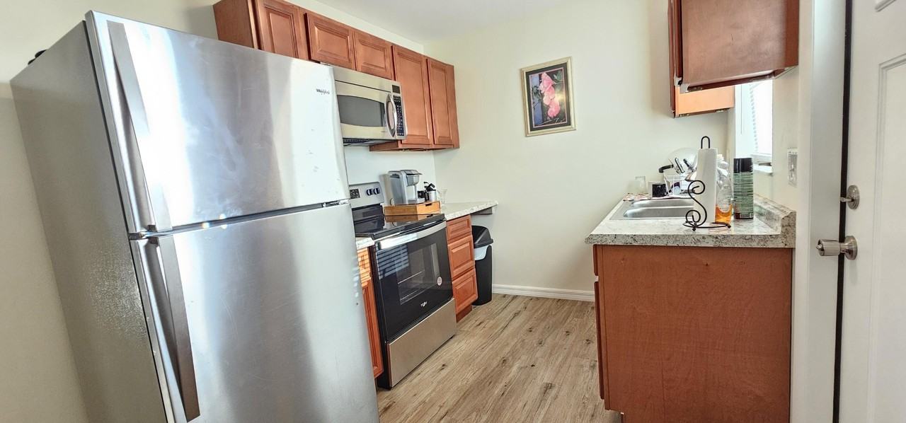 323 Seminole Ct - Photo 5 of 15