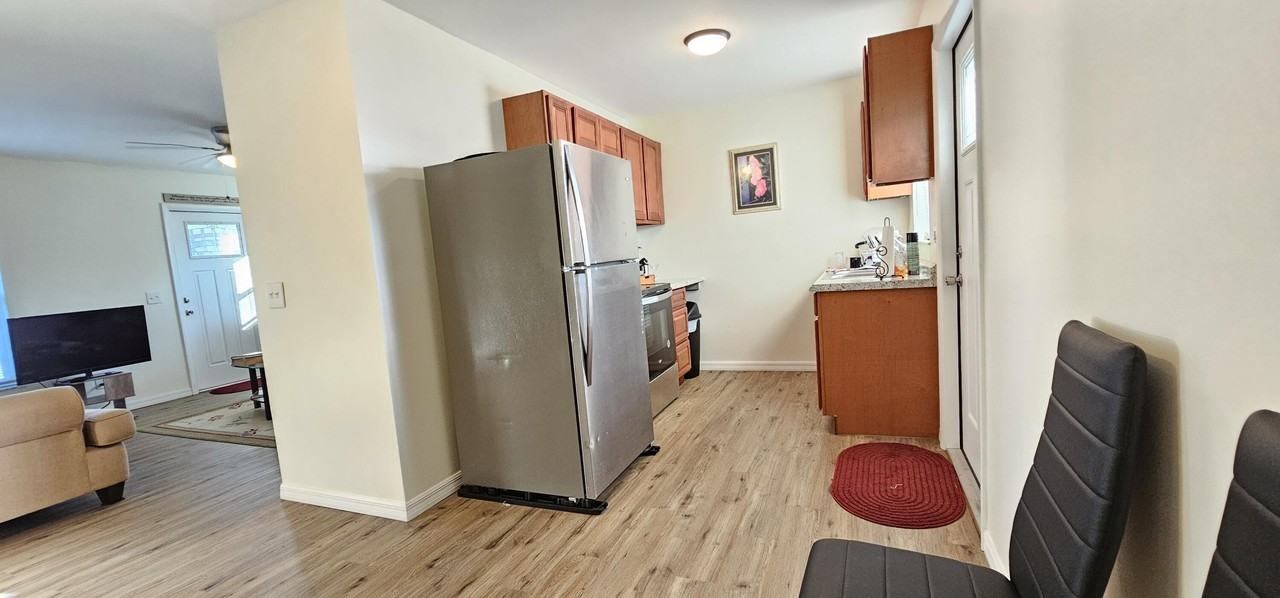 323 Seminole Ct - Photo 6 of 15