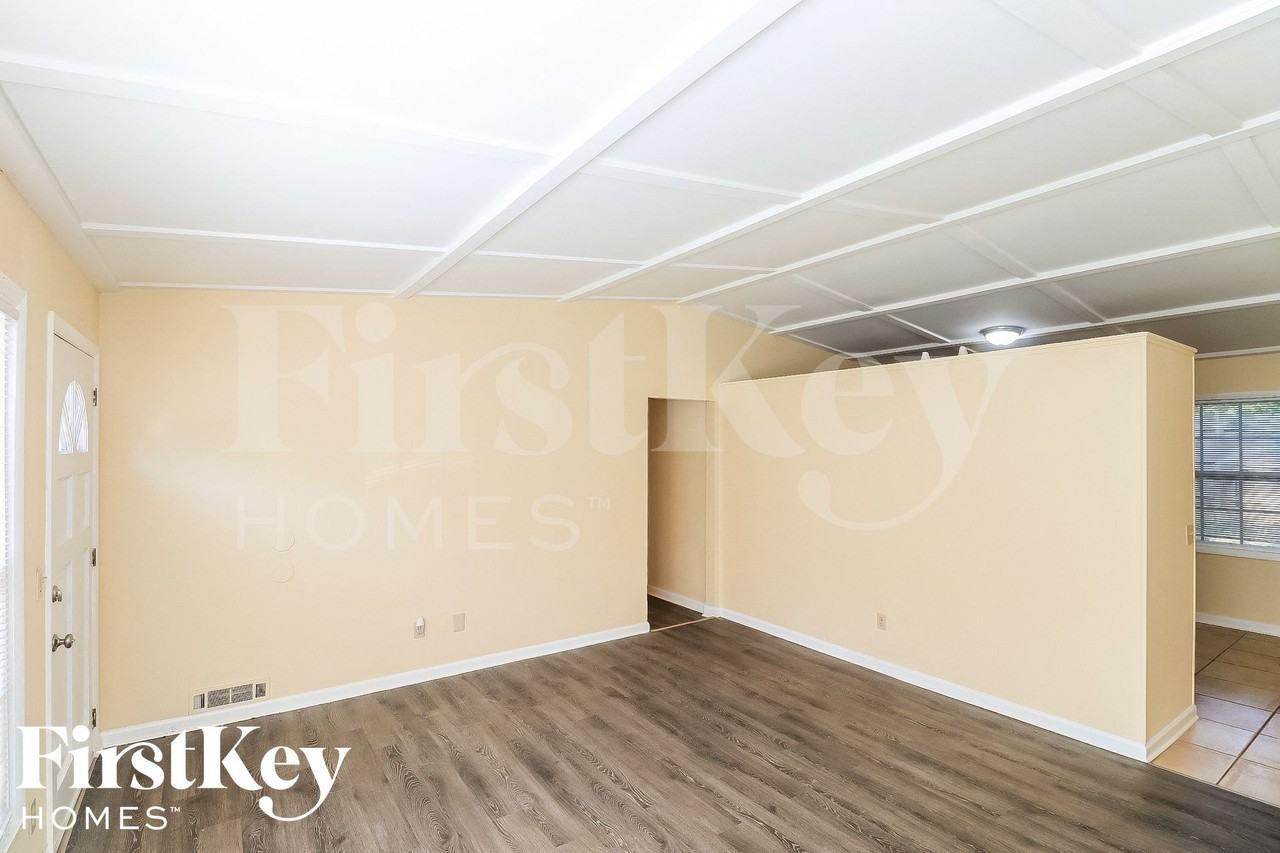 2450 Rolling View Dr Se - Photo 3 of 15