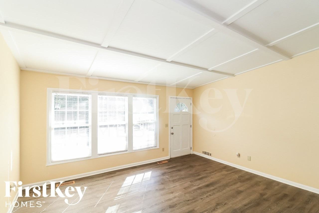 2450 Rolling View Dr Se - Photo 4 of 15