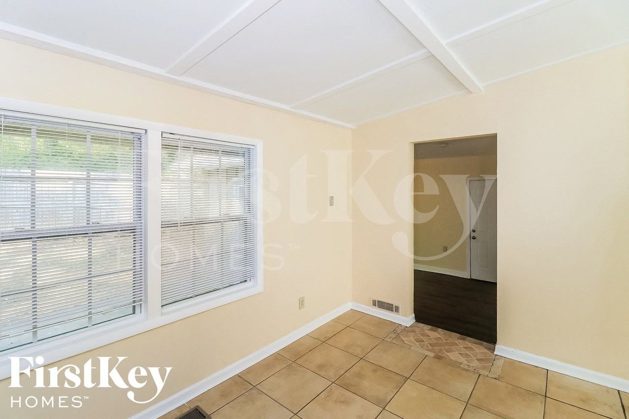 2450 Rolling View Dr Se - Photo 5 of 15