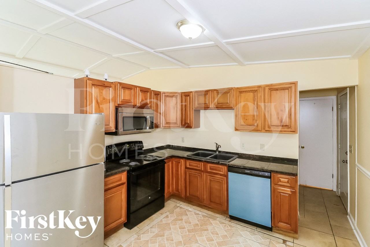 2450 Rolling View Dr Se - Photo 6 of 15