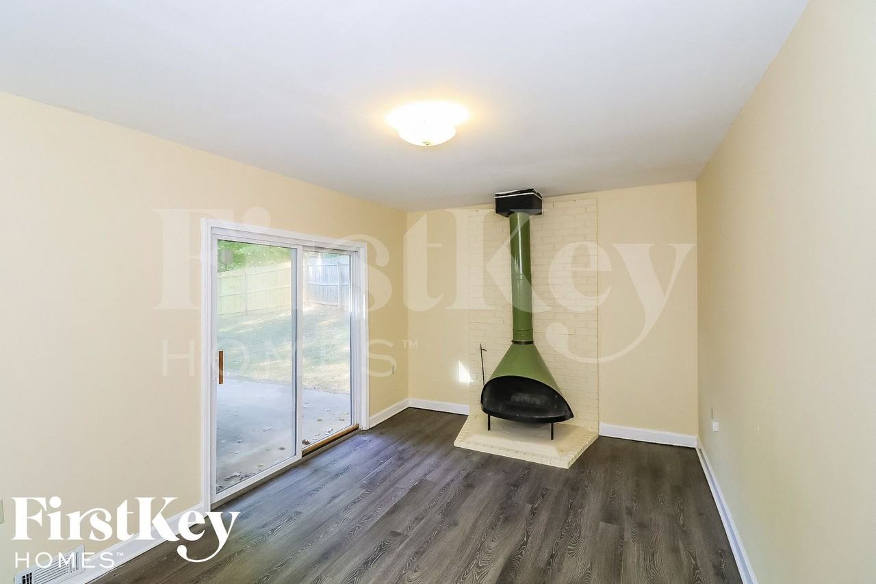 2450 Rolling View Dr Se - Photo 7 of 15