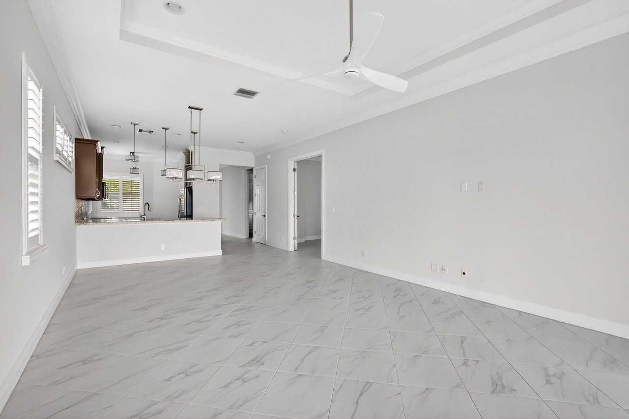 19027 Sw Positano Way - Photo 6 of 39