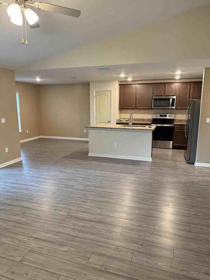 2681 Se Ibis Ave - Photo 4 of 11