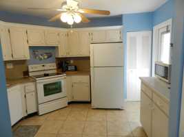 featured image of 6 Greenway Vlg N #202