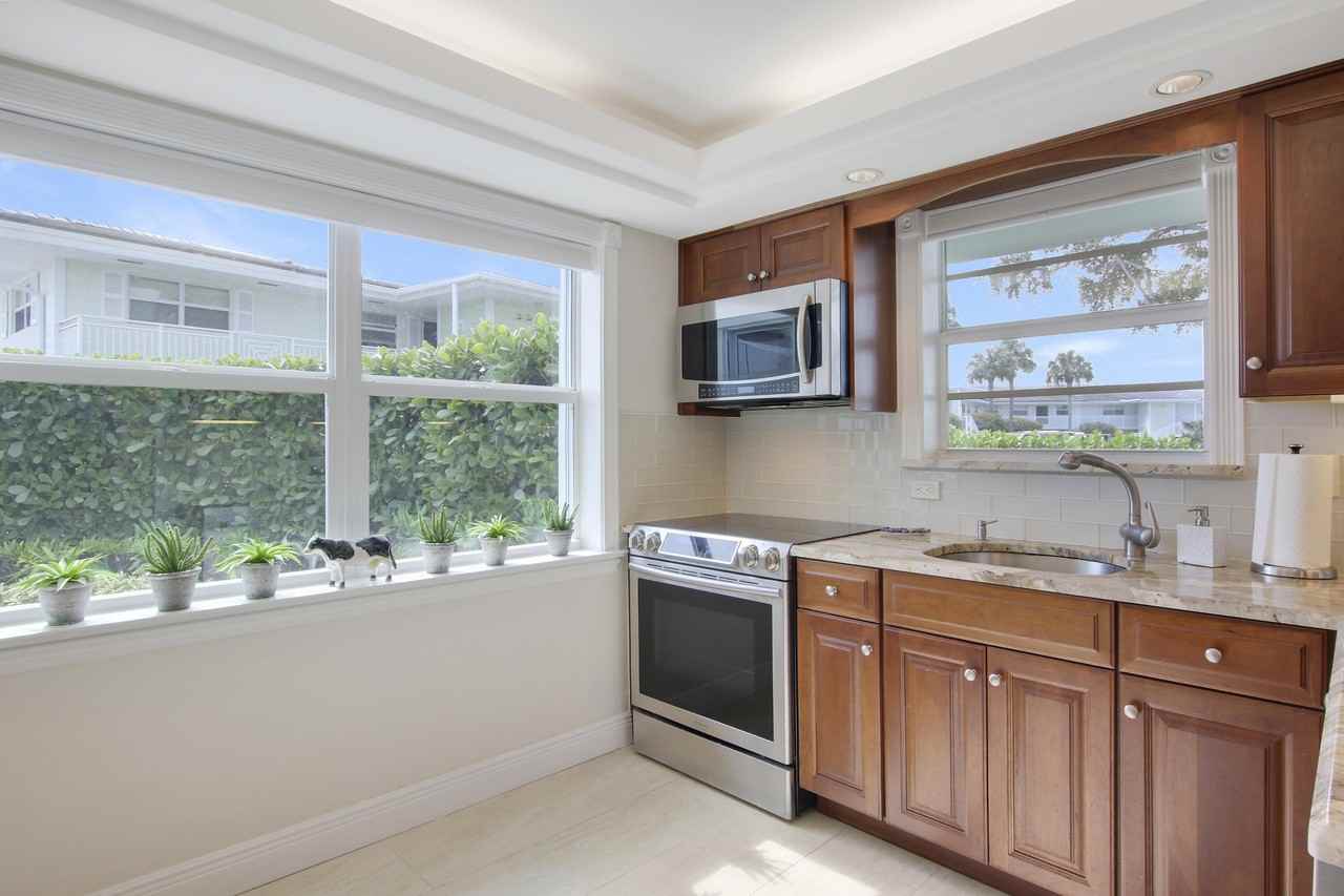 60 Yacht Club Dr #101 - Photo 4 of 20