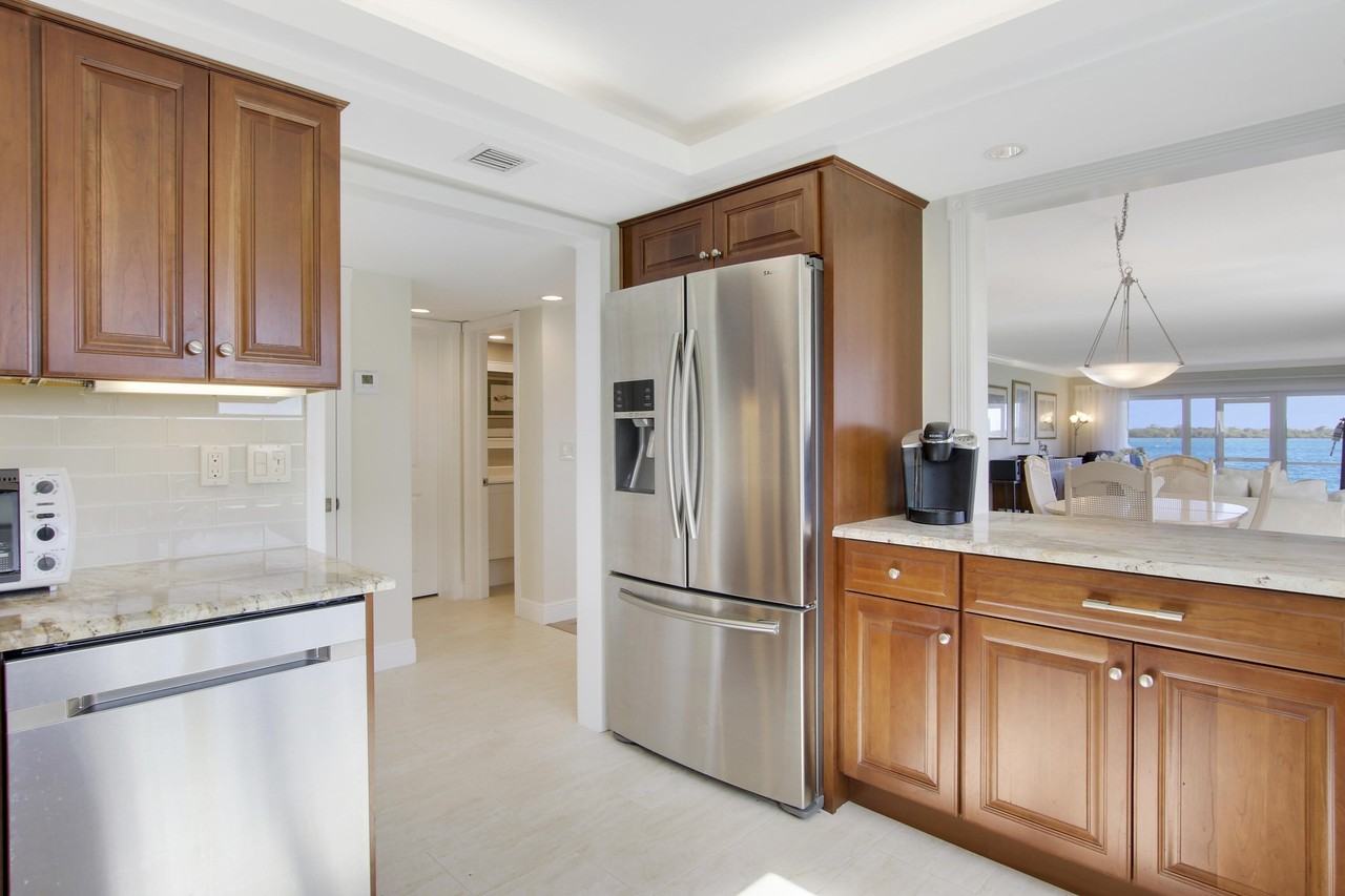 60 Yacht Club Dr #101 - Photo 5 of 20