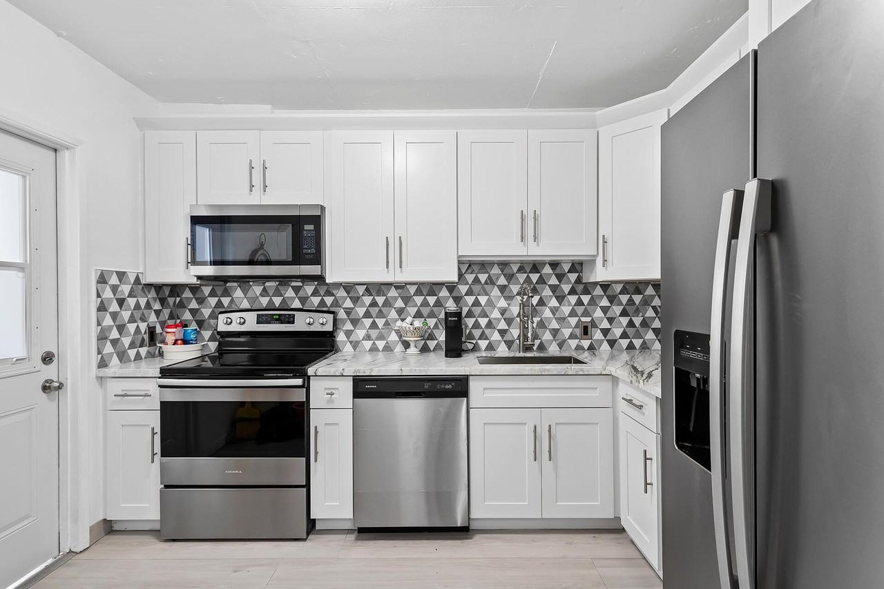 3200 N Palm Aire Dr #901 - Photo 3 of 28