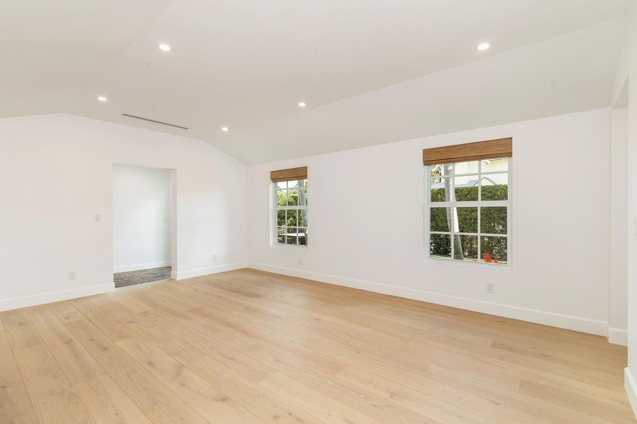 222 S County Rd - Photo 6 of 21