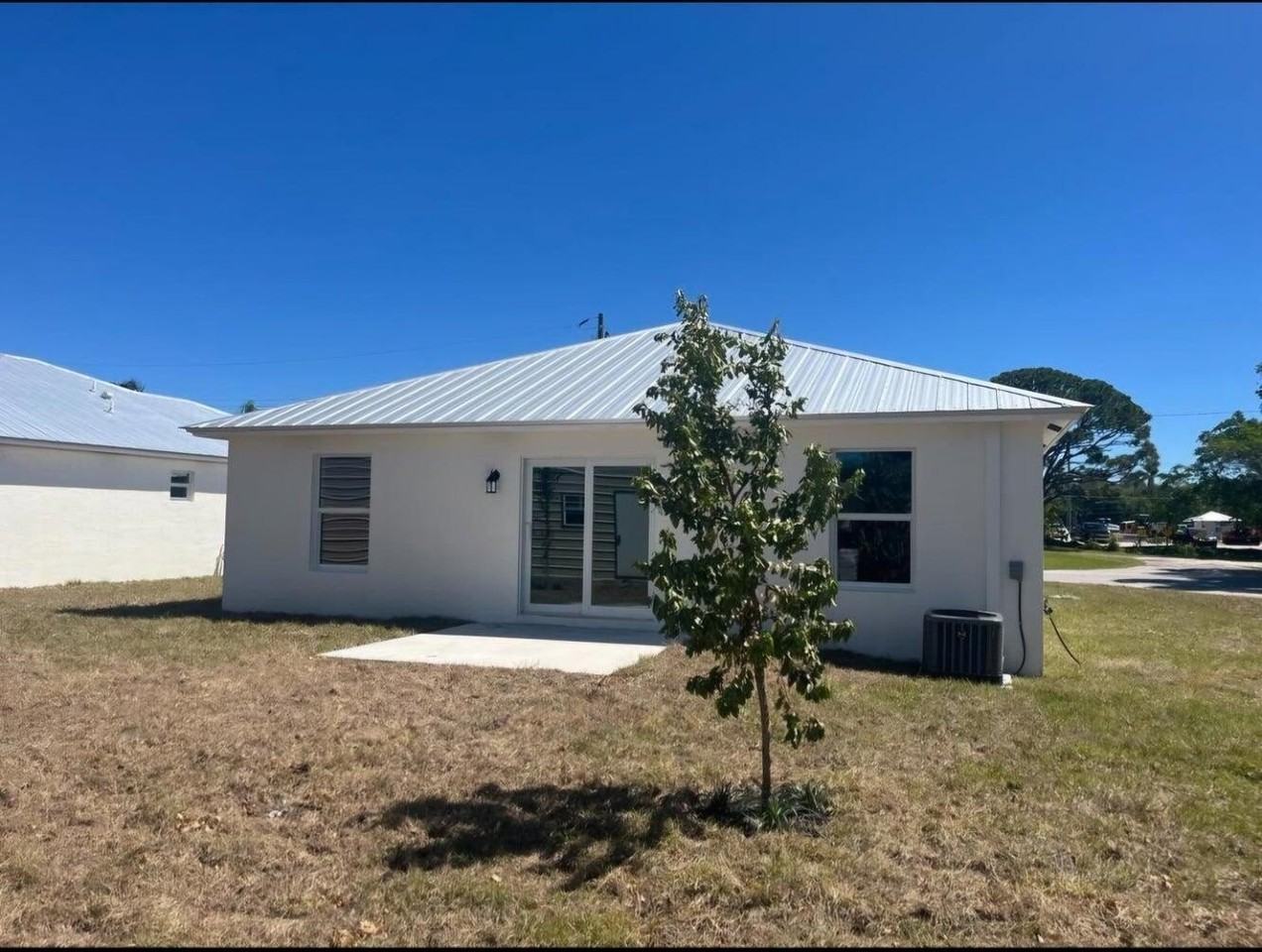 1240 Nw Antoch Ave - Photo 2 of 8