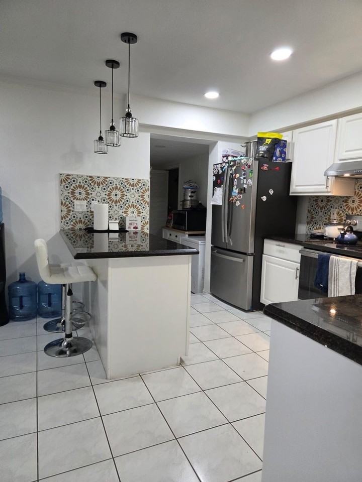 810 Sandtree Dr - Photo 7 of 37