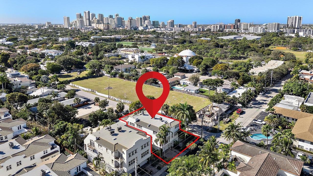 1600 Ne 9th St #20 - Photo 3 of 23