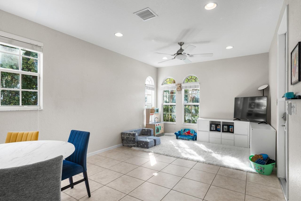 16169 Poppyseed Cir #606 - Photo 7 of 24