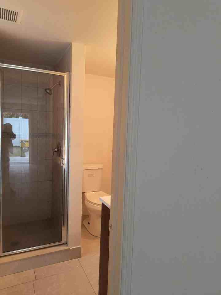 1007 S E St #A - Photo 7 of 17