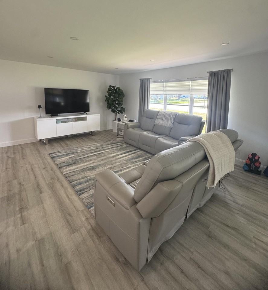 404 High Point Dr - Photo 5 of 18