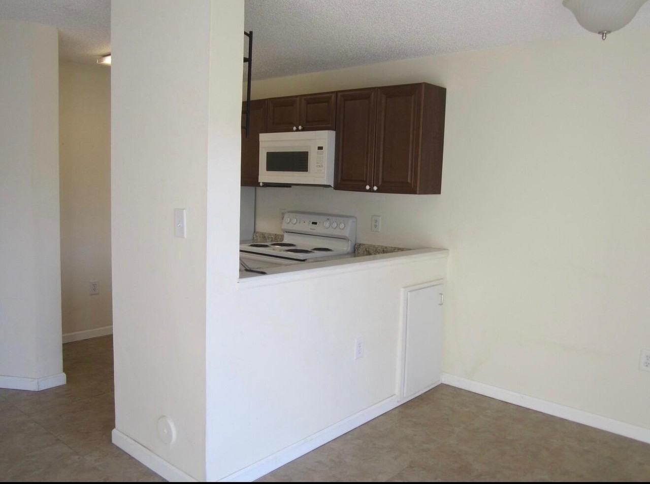 7103 Glenmoor Dr - Photo 2 of 13