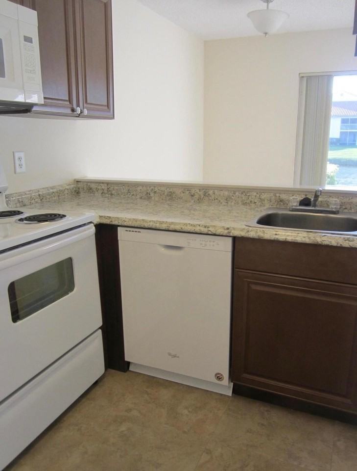 7103 Glenmoor Dr - Photo 6 of 13