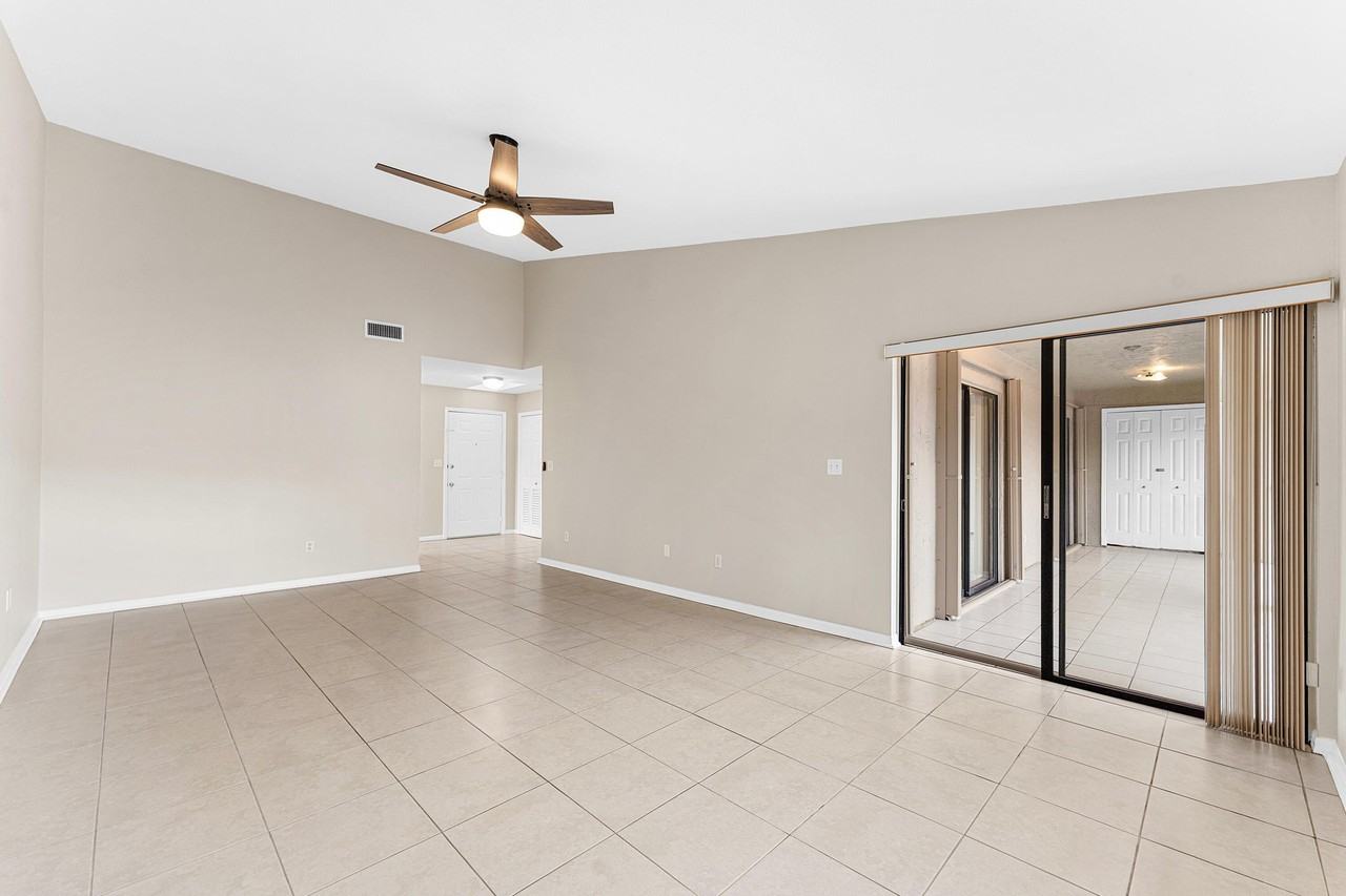 1593 Cabot Ln #8 - Photo 4 of 19