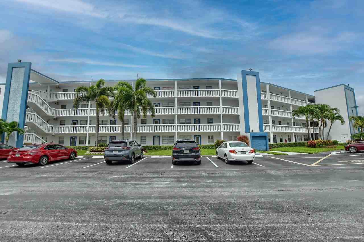 3069 Exeter D #3069 - Photo 2 of 48