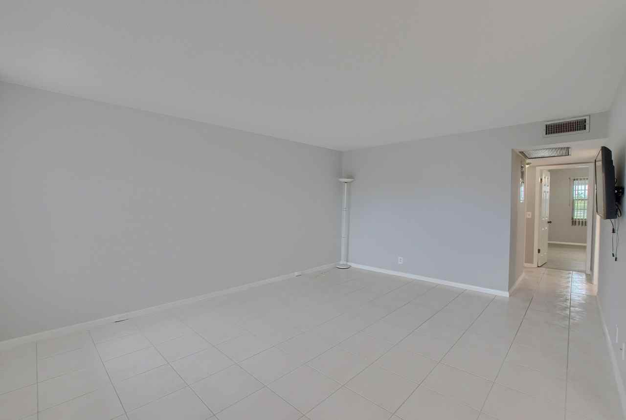 3069 Exeter D #3069 - Photo 4 of 48