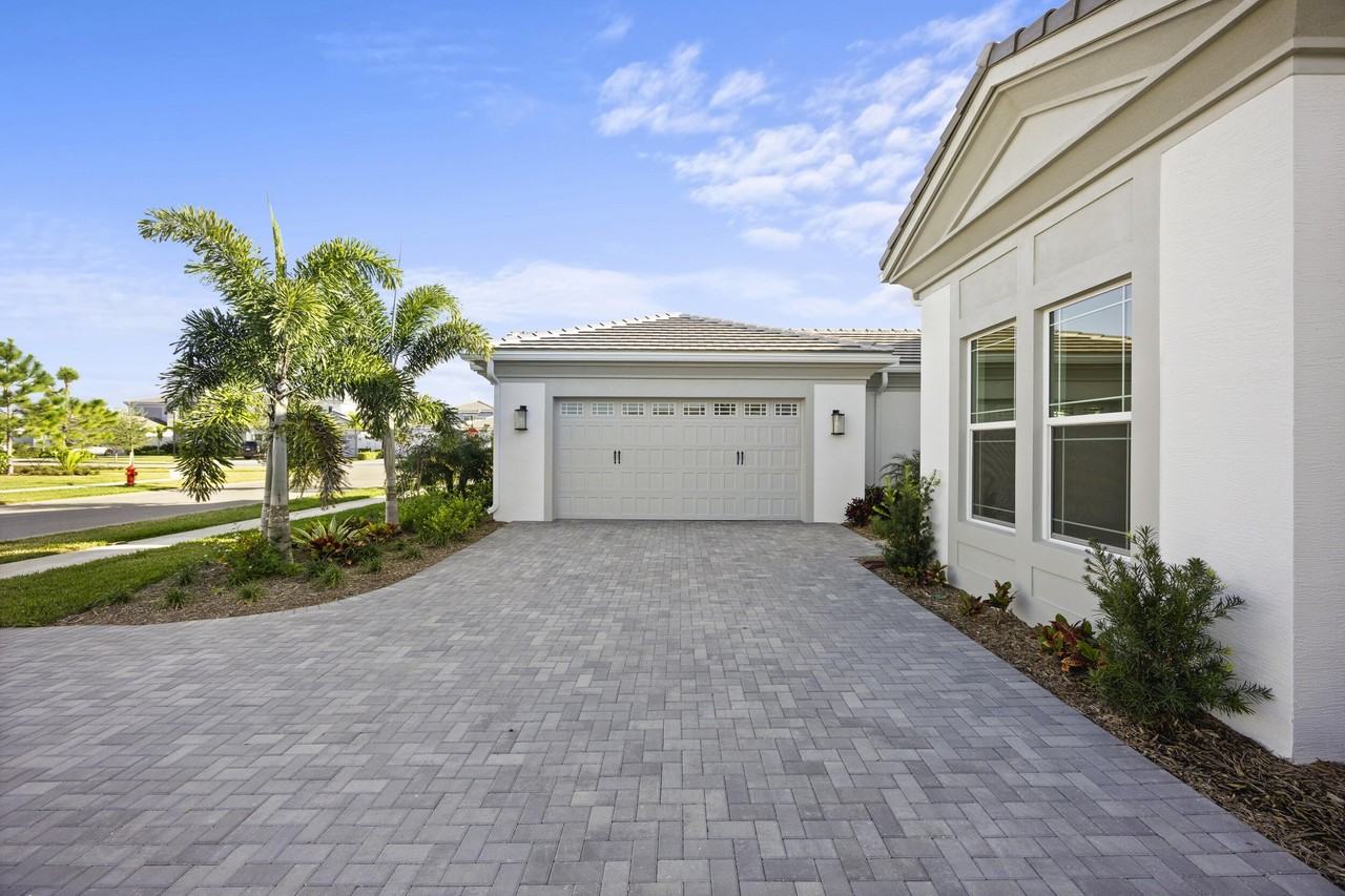 5741 Beechnut Dr - Photo 3 of 50