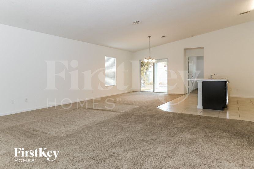 1549 Sw Fresno Rd - Photo 4 of 15