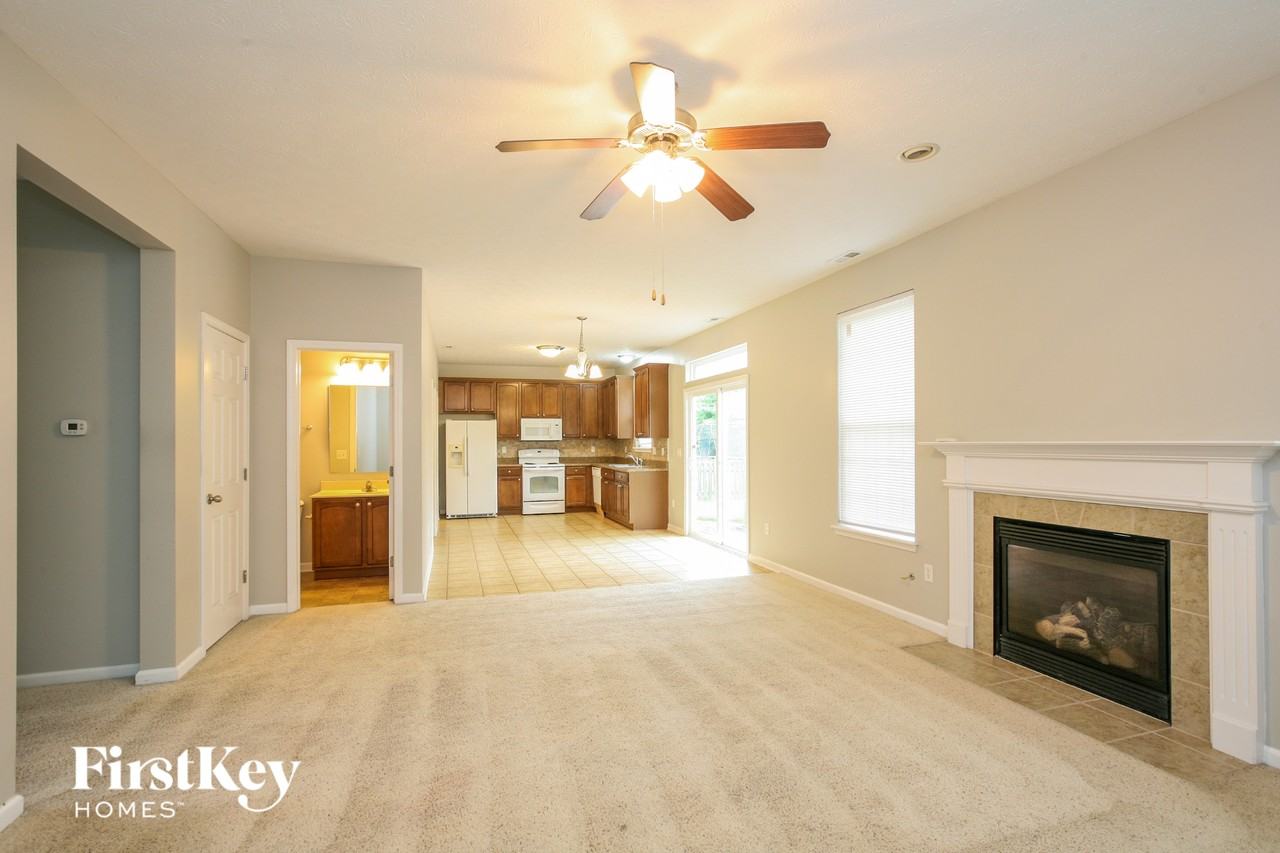 13858 Ellsworth Ln - Photo 4 of 15