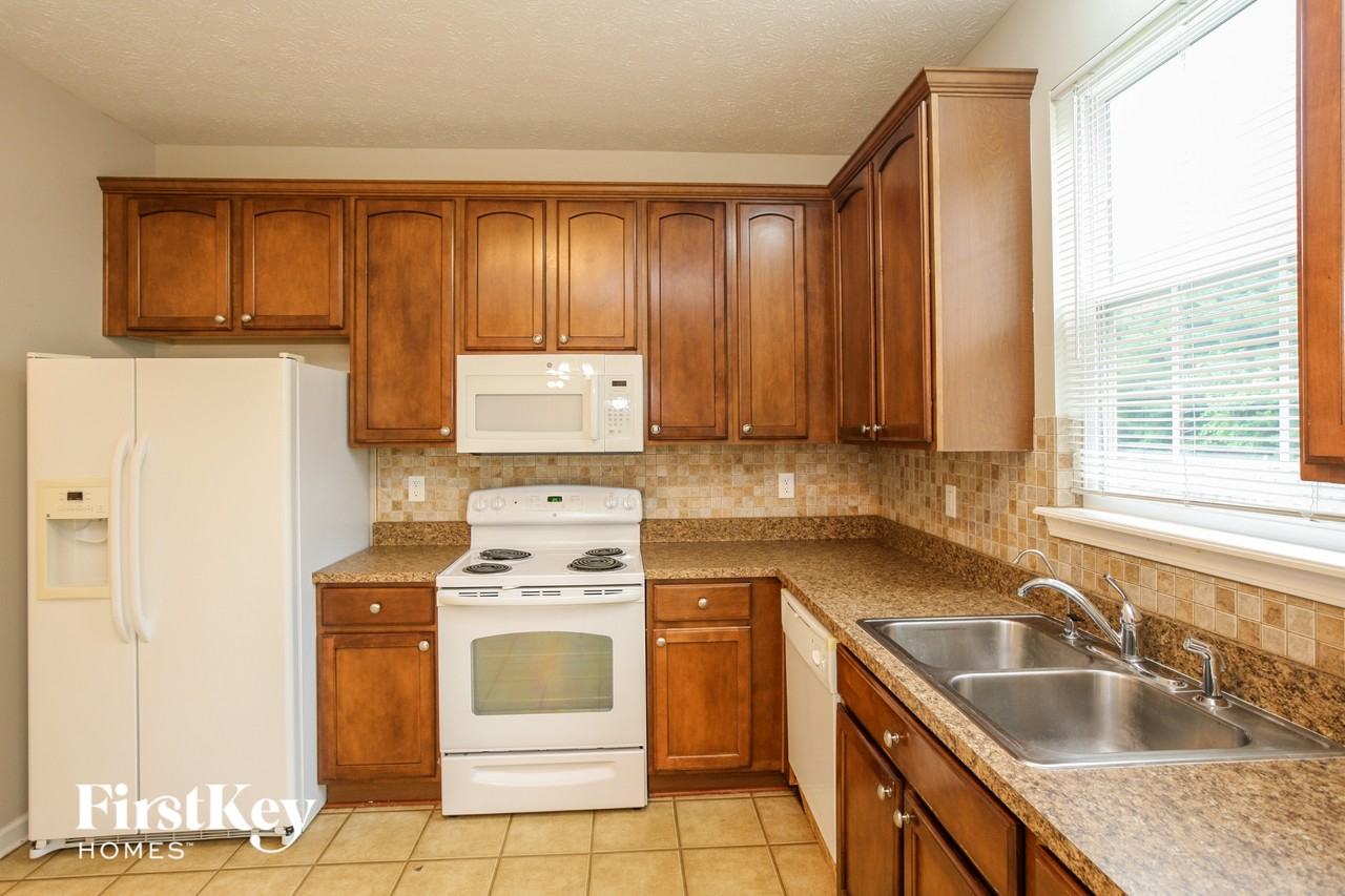 13858 Ellsworth Ln - Photo 6 of 15